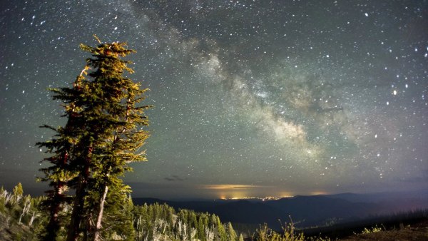 Изображение №27 1920x1080 «Вид на звездное небо и город в горах» из коллекции «Обои Звёздная Ночь»