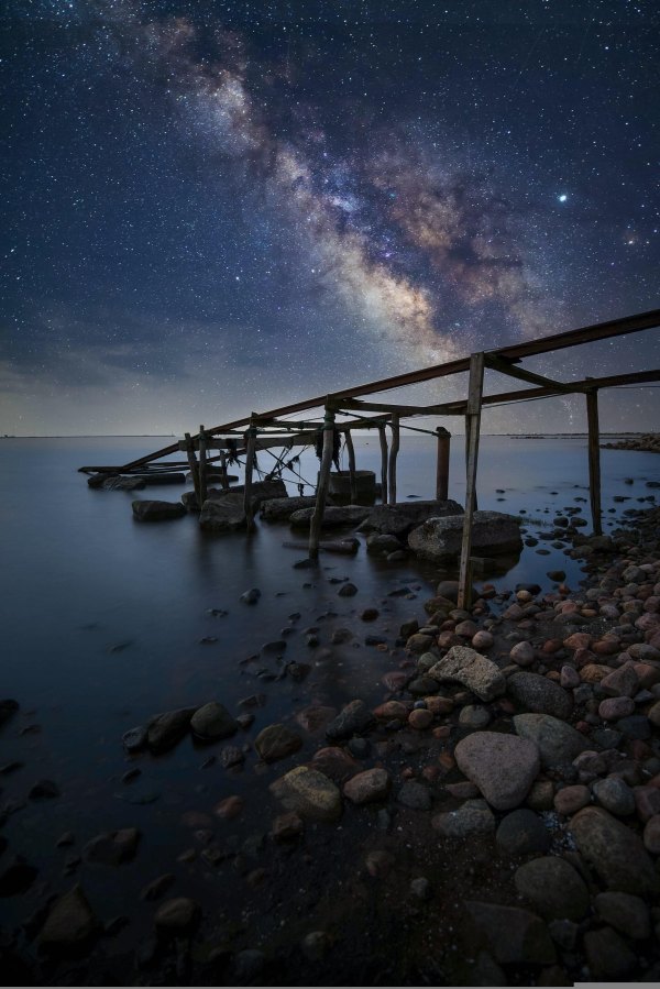 Изображение №39 2429x3640 «Звездная ночь на скалистом берегу озера» из коллекции «Обои Звёздная Ночь»