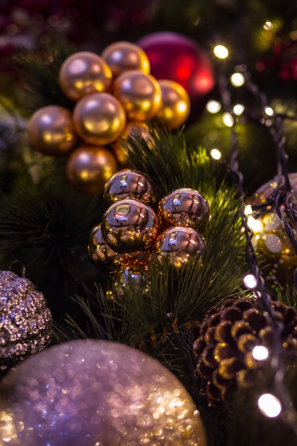 Изображение №9 3840x5760 «Новогодние игрушки» из коллекции «Новогодние Обои»