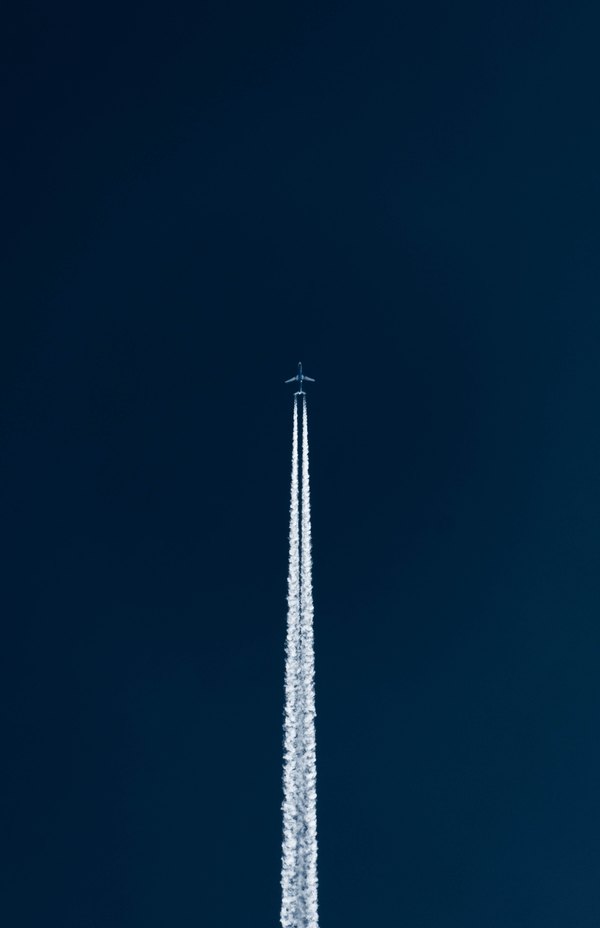 Изображение №22 3533x5465 «Летящий самолет в небе» из коллекции «Синие Обои»