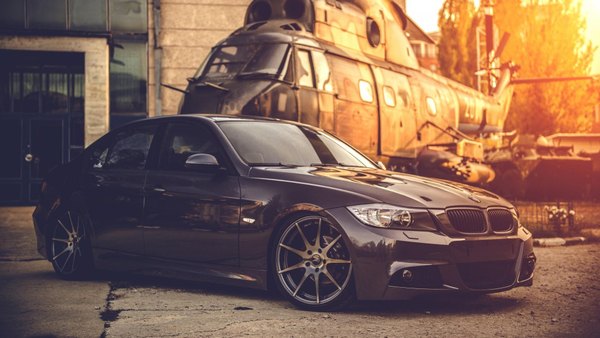 Изображение №49 1920x1080 «Красивые обои черная BMW E90, вертолет» из коллекции «Обои Чёрный БМВ (BMW)»