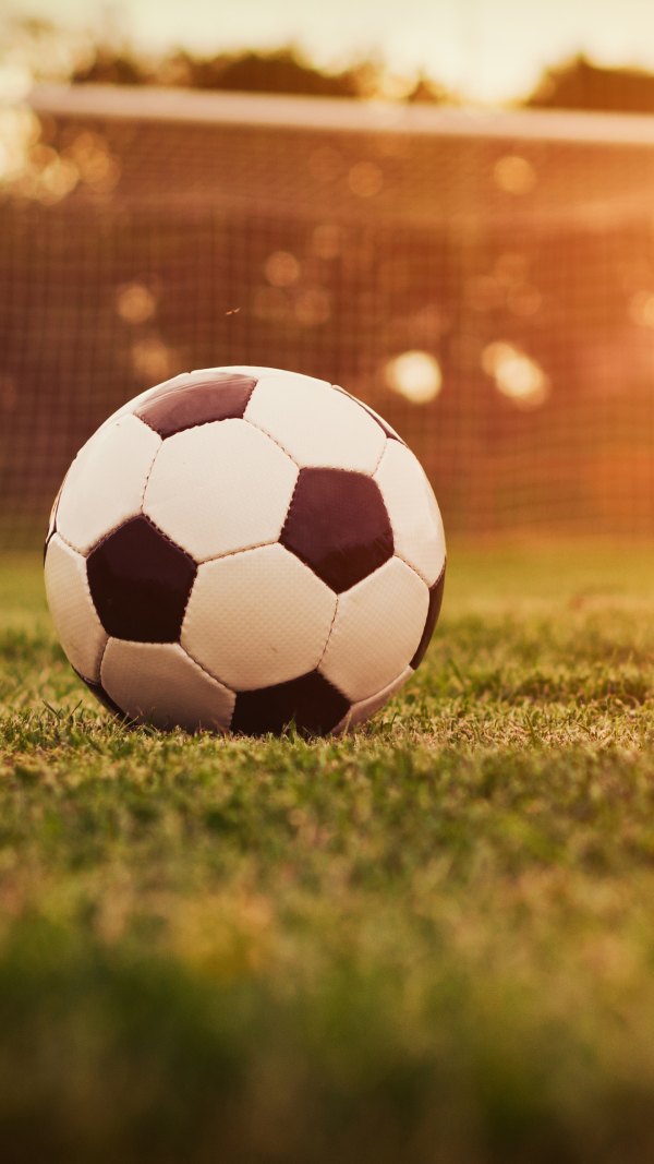 Изображение №31 1440x2560 «Футбольный мяч перед воротами» из коллекции «Обои Футбол»
